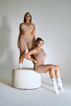 CXIX LuxLounge Triangle Top - Taupe -Lingerie Shop 21 04 22Creatures 60