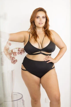 Lunalae Bella Top - Black -Lingerie Shop 6R7A8460