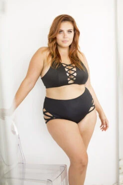 Lunalae High Waist Cross Section Shorts - Black -Lingerie Shop 6R7A8505 d71ce4a8 fd8f 4cd5 93dc 4c936830a984