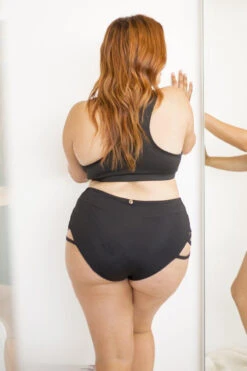 Lunalae High Waist Cross Section Shorts - Black -Lingerie Shop 6R7A8520