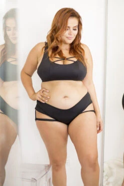 Lunalae Lure You Low-Rise Garter Shorts - Black -Lingerie Shop 6R7A8551