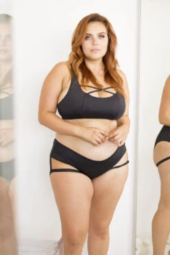 Lunalae Lure You Low-Rise Garter Shorts - Black -Lingerie Shop 6R7A8553