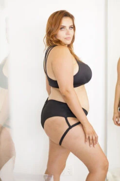 Lunalae Lure You Low-Rise Garter Shorts - Black -Lingerie Shop 6R7A8557