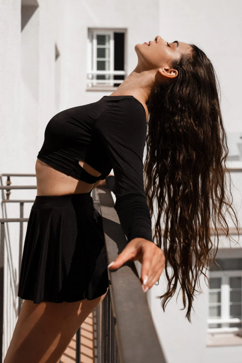 REV ACTIV Twist Top - Black 4 REV ACTIV Twist Top - Black - Image 2