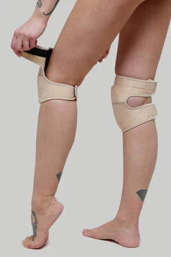 CXIX Velcro Kneepads - Sand -Lingerie Shop IMG 1718 LOW