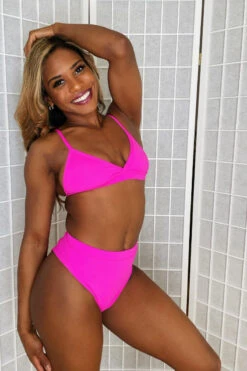 Exo Wear Triangle Top - Neon Pink