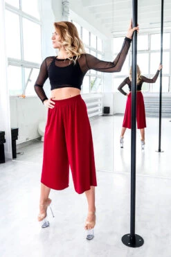 REV ACTIV Mesh Long Sleeved Crop Top - Black -Lingerie Shop IMG 6339 1 793feba1 083c 4f70 a3c9 3d16b9cb4dea