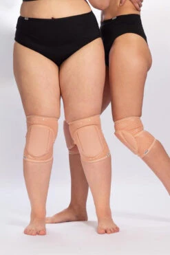 Queen Grippy Kneepads - Latte -Lingerie Shop NudeLatteGrip4