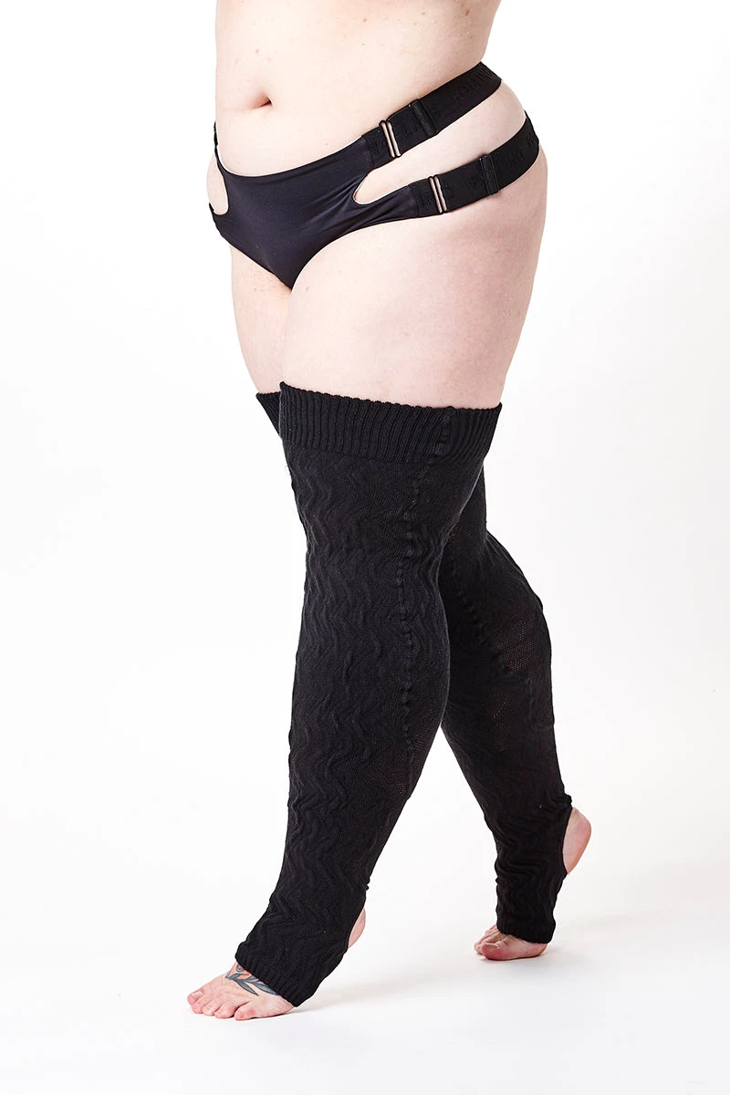 Rolling Cable Knit Thigh High Leg Warmers With Stirrups - Noir 4 Rolling Cable Knit Thigh High Leg Warmers With Stirrups - Noir - Image 2