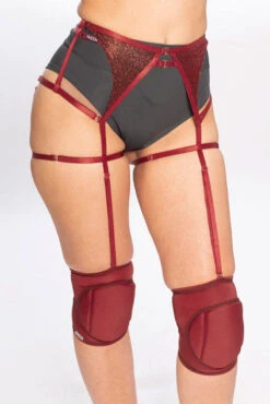 Queen Kneepads - Cherry -Lingerie Shop webCherry 4
